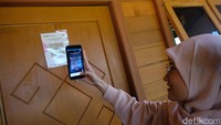 Wisatawan tidak perlu ribet bertransaksi, apalagi khawatir tidak ada kembalian uang karena BRI mendorong ekosistem pembayaran non-tunai di Likupang.  