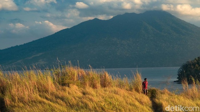Berkat QRIS, Wisata ke Likupang Jadi Aman dan Nyaman Berwisata ke Likupang, Sulawesi Utara tidak perlu khawatir soal metode pembayaran. Kini, pembayaran semakin aman dan nyaman berkat QRIS dan m-banking.