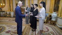 Ini merupakan momen kedua BLACKPINK bertemu dengan Raja Charles III setelah acara makan malam resmi sehari sebelumnya. (Foto: AP/Victoria Jones)