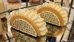 Di Sini Kamu Bisa Ngeteh Cantik, Ada Kue Berbentuk Tas Mungil Bulgari Serpenti