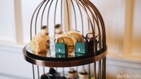 Tea house ALICE di The Langham Jakarta menawarkan afternoon tea yang terinspirasi dari koleksi BVLGARI, merek fashion mewah di dunia. Foto: detikcom