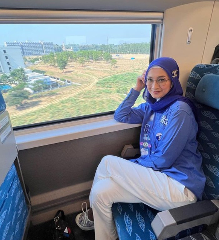 Desy Ratnasari Desy Ratnasari