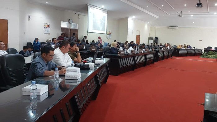 DPRD Kota Kediri gelar rapat dengar pendapat proyek taman Alun-alun