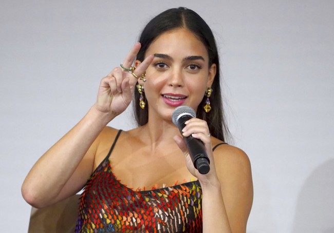 Melissa Barrera mengawali kariernya di acara televisi berjudul La Academia pada 2011. Ajang pencarian bakat itu membuatnya dikenal lewat kualitas vokalnya. Namun dia memilih terjuk ke dunia akting dengan membintangi beberapa judul telenovela. Foto: Dok. AP