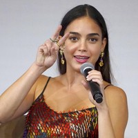 Melissa Barrera mengawali kariernya di acara televisi berjudul La Academia pada 2011. Ajang pencarian bakat itu membuatnya dikenal lewat kualitas vokalnya. Namun dia memilih terjuk ke dunia akting dengan membintangi beberapa judul telenovela. Foto: Dok. AP