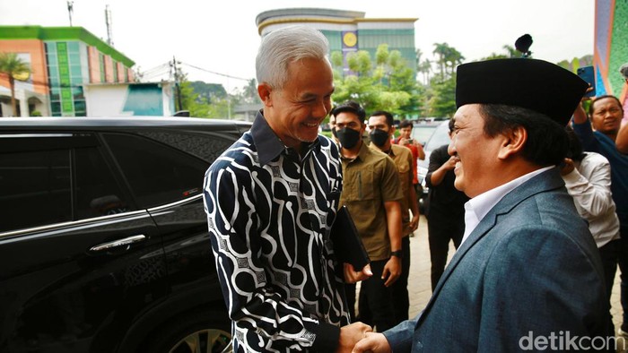 Pasangan nomor urut 3 Ganjar Pranowo dan Mahfud Md menghadiri acara Dialog Terbuka Muhammadiyah Bersama Calon Pemimpin Bangsa. Acara digelar di Gedung Cendekia, Universitas Muhammadiyah Jakarta, Kamis (23/11/2023).