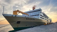 Guna mendukung dan menyukseskan penyelenggaraan Sail Teluk Cendrawasih 2023 yang berlangsung di Kabupaten Biak Numfor, Papua pada tanggal 21-27 November 2023, Kementerian Perhubungan cq Direktorat Jenderal Perhubungan Laut memberikan penugasan kepada PT. Pelayaran Nasional Indonesia (PELNI) menyiapkan kapal KM. Sinabung sebagai akomodasi/hotel terapung.  