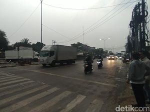 Jalan Cibitung Arah Cikarang Sempat Macet Imbas Demo, Kini Mulai Terurai