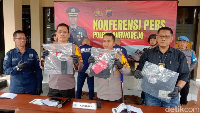 Jumpa pers kasus perapokan nasabah bank di Polres Purworejo, Kamis (23/11/2023).
