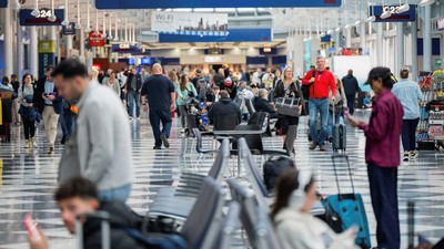Jutaan Orang Padati Bandara di AS Saat Musim Libur Thanksgiving