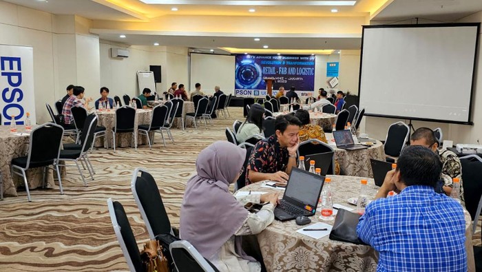 Seminar bertajuk 'Revolution & Transformation for Retail, F&B and Logistics' digelar di Jakarta. Hal itu juga untuk mengenalkan produk ramah lingkungan.