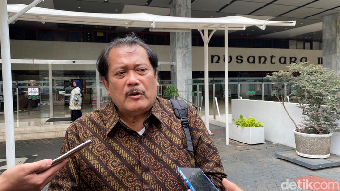 Ketua Satgas Bakti Kominfo Sarwoto Atmosutarno