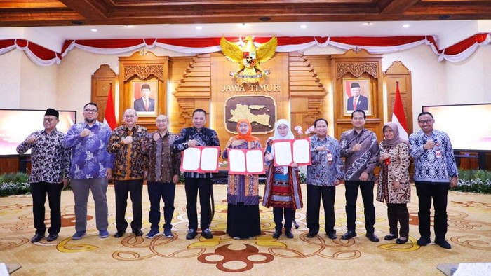 Khofifah Tanda Tangani Kesepakatan Bersama PI 10% di Sejumlah Wilayah Madura