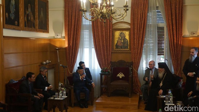Maruf Amin bertemu Uskup Agung Athena dan seluruh Yunani, Ieronymos II, di Holy Archdiose of Athens, Yunani