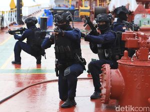 Melihat Simulasi Pengamanan Darurat Obvitnas Pertamina