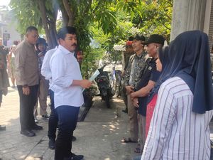 Bahagianya Warga Korban Lumpur Sidoarjo Terima Sertifikat Dari Menteri BPN