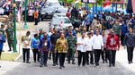 Panglima TNI Dampingi Jokowi di Puncak Sail Teluk Cenderawasih 2023