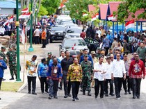 Panglima TNI Dampingi Jokowi di Puncak Sail Teluk Cenderawasih 2023