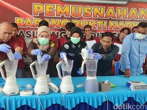 Sabu 1,6 Kg Dimusnahkan Polda Sumsel, Diblender Bareng Pembersih Toilet
