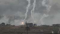 Al Jazeera Arab juga melaporkan bahwa pasukan Israel menargetkan kru pertahanan sipil di Beit Lahiya di Gaza utara. Belum ada update terbaru korban tewas eski kemerin total 14.000 warga sipil telah meregang nyawa, termasuk 6.000 lebih anak-anak. 