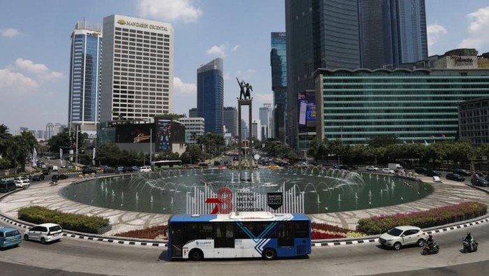 Pj. Gubernur Heru memberikan arahan kepada ASN Pemprov DKI Jakarta di Balai Kota Jakarta, Rabu (22/11/2023).