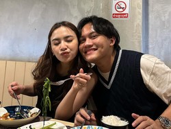 7 Foto Rizky Febian dan Mahalini Liburan ke Bangkok, Selalu Tampil Mesra