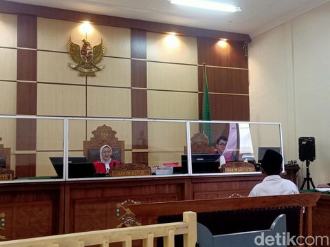 Sidang dengan agenda pemeriksaan terdakwa Slamet Tohari di Pengadilan Negeri Banjarnegara, Kamis (23/11/2023).
