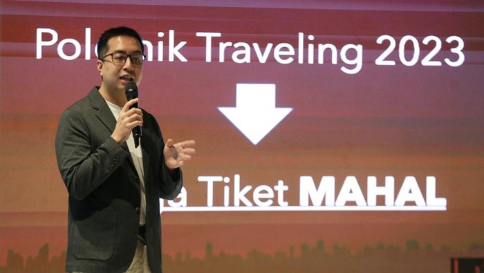 JAKARTA,23/11- HADIRKAN KRISFLYER MILES dan TRAVELOKA POINTS. Edwin Santoso, Co-Founder PinterPoin (kanan) dan Febri Rusli, Digital Banking Partnership Head Bank BTPN,(kiri) di acara Press Conference Jenius Hadirkan KrisFlyer Miles dan Traveloka Points untuk Penukaran Yay Points Real Time dari Aplikasi, di Alila SCBD, Jakarta, Kamis (23/11/2023). Sejalan dengan semangat Jenius dari Bank BTPN dalam melakukan continuous improvement melalui proses kokreasi, pada Juni 2023, Jenius telah melakukan survei dengan melibatkan 121 responden berusia 22-40 tahun untuk pengembangan fitur penukaran Yay Points agar dapat terus relevan dengan kebutuhan teman Jenius. Berdasarkan survei tersebut, Jenius mengumpulkan beberapa keinginan dan
masukan pengguna Jenius terhadap penukaran Yay Points pada kategori travel, antara lain, miles penerbangan dan e-voucher atau diskon untuk pembelian akomodasi travel. Sejalan dengan semangat Jenius dari Bank BTPN dalam melakukan continuous improvement melalui
proses kokreasi, pada Juni 2023, Jenius telah melakukan survei dengan melibatkan 121 responden berusia 22-40 tahun untuk pengembangan fitur penukaran Yay Points agar dapat terus relevan dengan
kebutuhan teman Jenius. Berdasarkan survei tersebut, Jenius mengumpulkan beberapa keinginan dan
masukan pengguna Jenius terhadap penukaran Yay Points pada kategori travel, antara lain, miles penerbangan dan e-voucher atau diskon untuk pembelian akomodasi travel. KONTAN/Fransiskus Simbolon
