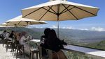 Puas Menatap Gunung Batur Sambil Ngopi Asyik