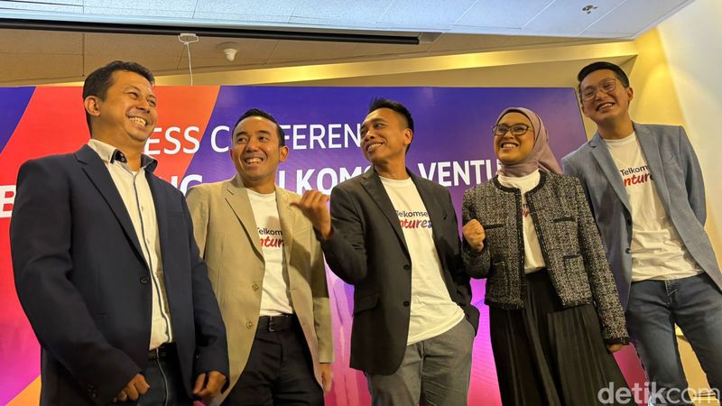 Telkomsel melakukan rebranding anak usahanya di bidang investasi perusahaan rintisan atau startup, Telkomsel Mitra Inovasi (TMI) menjadi Telkomsel Ventures.