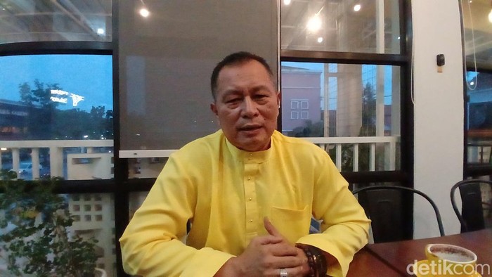 Anggota DPRD Batam, Sahrul, saat memberikan keterangan.(Alamudin/detikSumut)