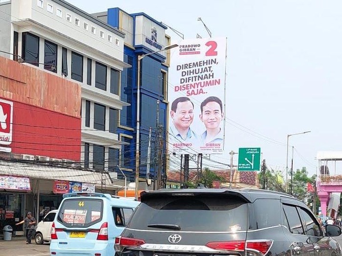 Baliho Prabowo-Gibran