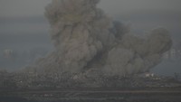 Pertempuran sempat berkobar beberapa jam menjelang gencatan senjata. Para pejabat di Gaza yang dikuasai Hamas mengatakan bahwa Rumah Sakit Indonesia di Kota Gaza termasuk di antara sasaran yang dibom. AP Photo