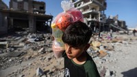 Dilansir Al-Arabiya, Jumat (24/11/2023), gencatan senjata selama 4 hari ini dimulai pada pukul 7 pagi waktu setempat, yang melibatkan gencatan senjata komprehensif di wilayah utara dan selatan Gaza. Reuters