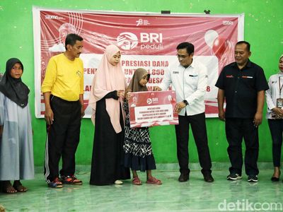 BRI Beri Beasiswa untuk Anak Berprestasi di Desa Tritiro Bulukumba