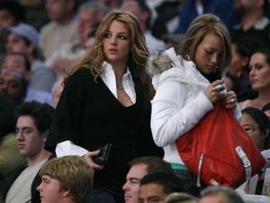 Adik Ungkap Britney Spears Kecewa Berat Dikalahkan Christina Aguilera di Grammy