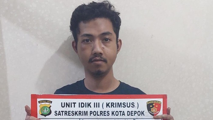 Dharma Sakti (25) pelaku penipuan tiket Coldplay di Kota Depok.