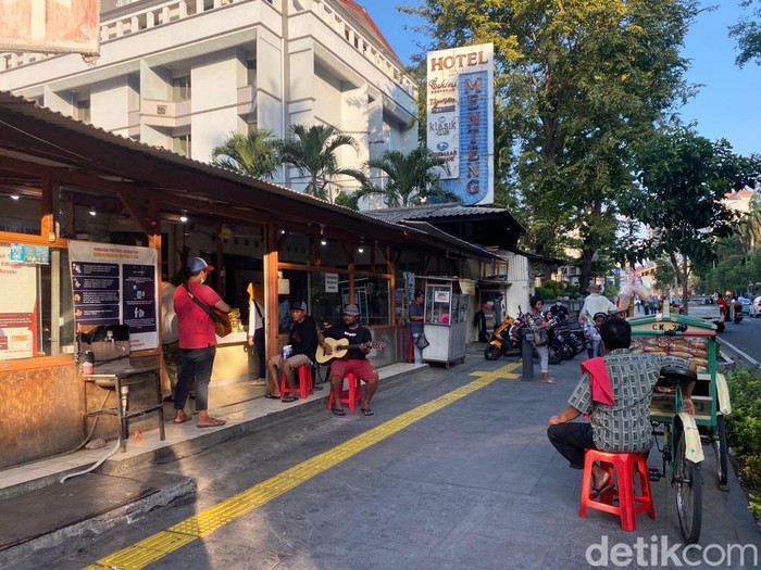 Di RM Ampera 2 Tak Ada Prasmanan Khas Sunda dengan Sambal Dadak Pedas