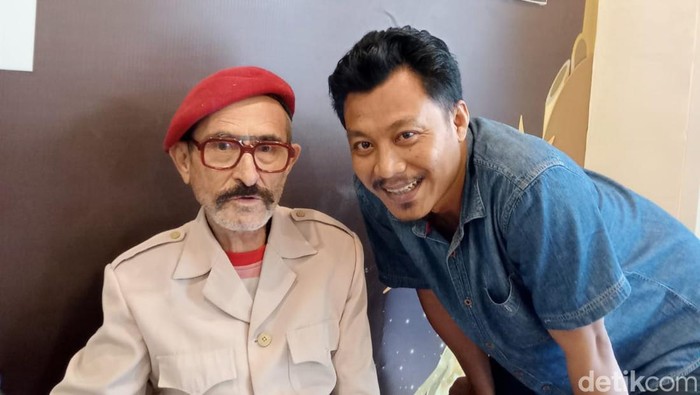 Pelawak Eko Londo saat berkunjung ke kantor detikJatim