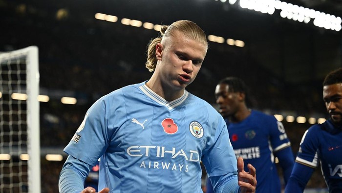 Soccer Football - Premier League - Chelsea v Manchester City - Stamford Bridge, London, Britain - November 12, 2023 Manchester Citys Erling Braut Haaland reacts REUTERS/Dylan Martinez NO USE WITH UNAUTHORIZED AUDIO, VIDEO, DATA, FIXTURE LISTS, CLUB/LEAGUE LOGOS OR LIVE SERVICES. ONLINE IN-MATCH USE LIMITED TO 45 IMAGES, NO VIDEO EMULATION. NO USE IN BETTING, GAMES OR SINGLE CLUB/LEAGUE/PLAYER PUBLICATIONS.