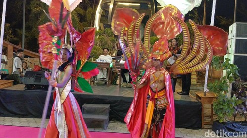 Festival Sepe yang diselenggarakan Dinas Pariwisata Kota Kupang di Taman Nostalgia, Kota Kupang, NTT. (Simon Selly / detikBali)