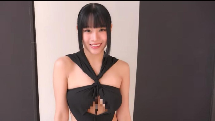 Gaya Natty KISS OF LIFE Pakai Gaun Ekspos Dada, Tuai Perdebatan Netizen