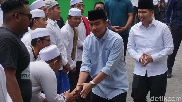 gibran rakabuming datangi ponpes amanatul ummah pacet mojokerto