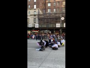 Unjuk Rasa Pro Palestina Blokir Parade Thanksgiving di New York