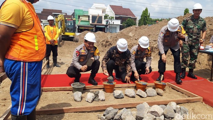 Kapolda Jateng Irjen Ahmad Lutfhi di acara peletakan batu pertama pembangunan Mapolsek Banyudono, Boyolali, Jumat (24/11/2023).