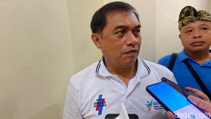 Kepala Dinas Kesehatan Bali I Nyoman Gede Anom di kantornya, Jumat (24/11/2023).