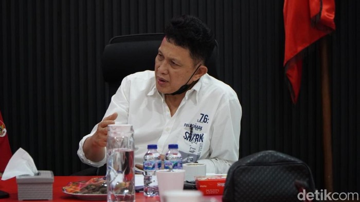 Edward Syah Pernong