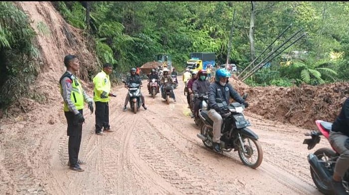 Kondisi lokasi longsor di Desa Tangga Baru, Toba. Foto: Dok. Polres Toba