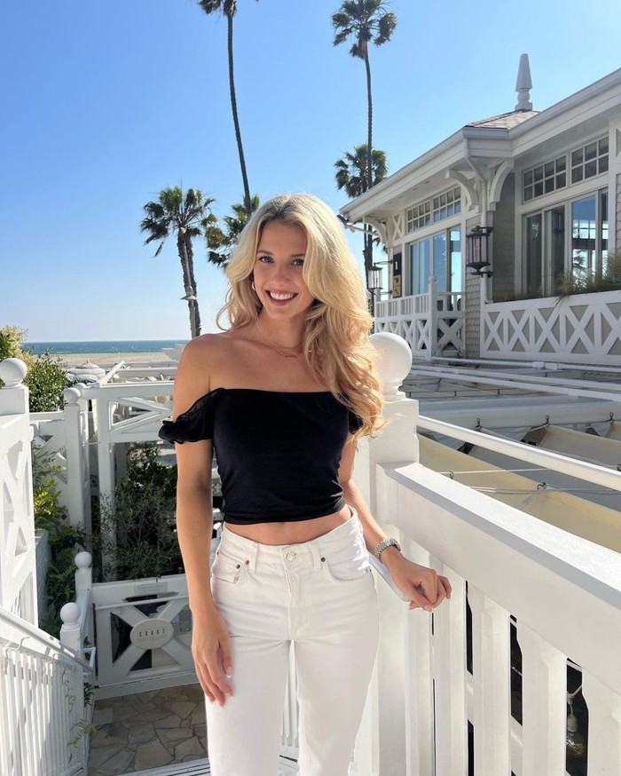 Lindsay Brewer Lindsay Brewer