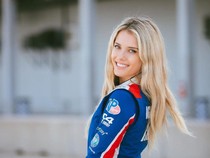 Terpesona Cantiknya Model Pebalap Lindsay Brewer